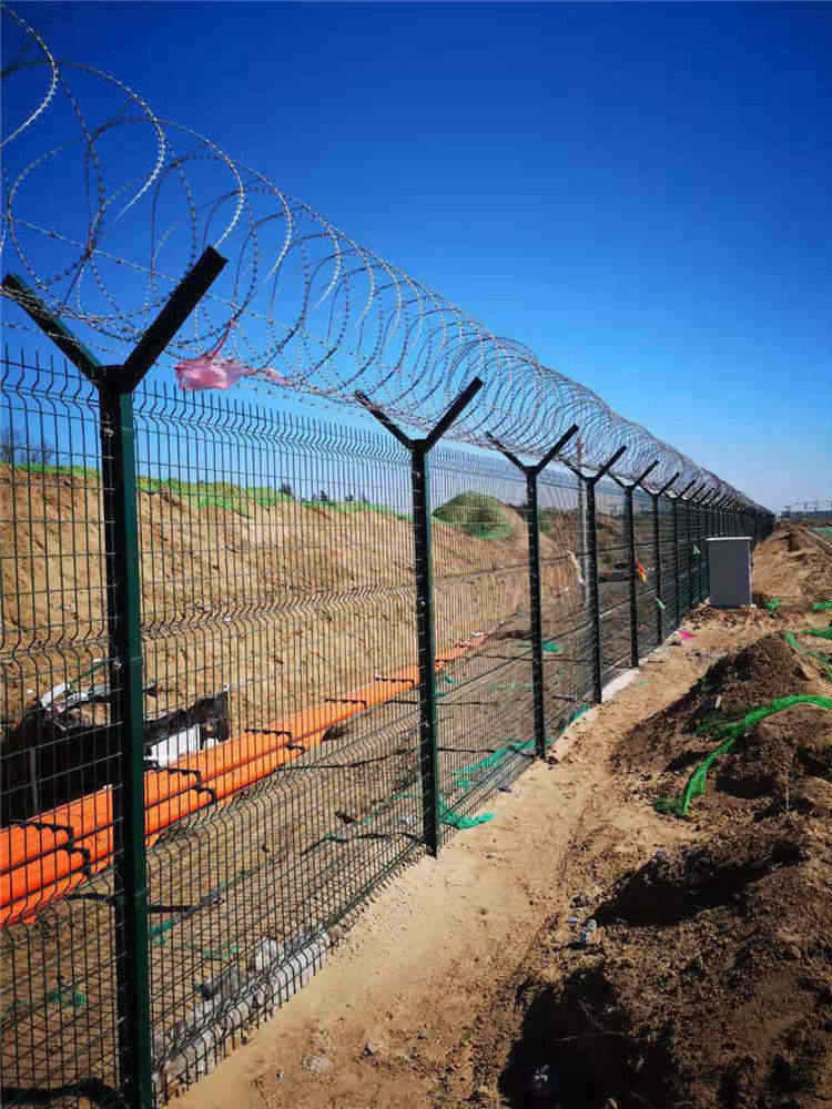 民用機場鋼筋網(wǎng)圍界施工